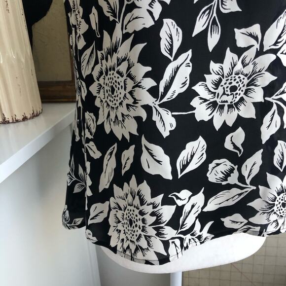 Theory Kenzly Black & White Floral Print Silk Top - Picture 5 of 7